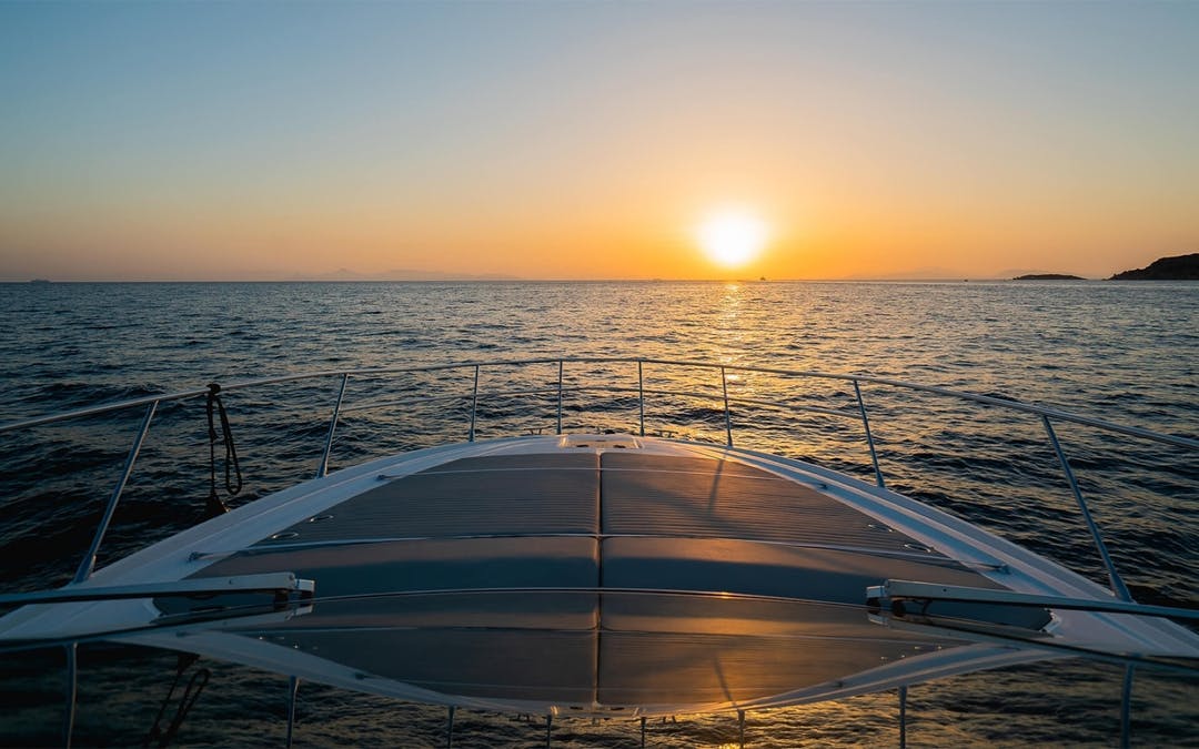 43 Azimut luxury charter yacht - Mýkonos, Greece