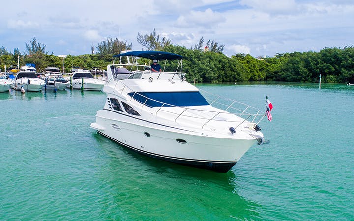 40' Silverton S luxury charter yacht - Cenzontle, Zona Hotelera, Cancún, Quintana Roo, Mexico