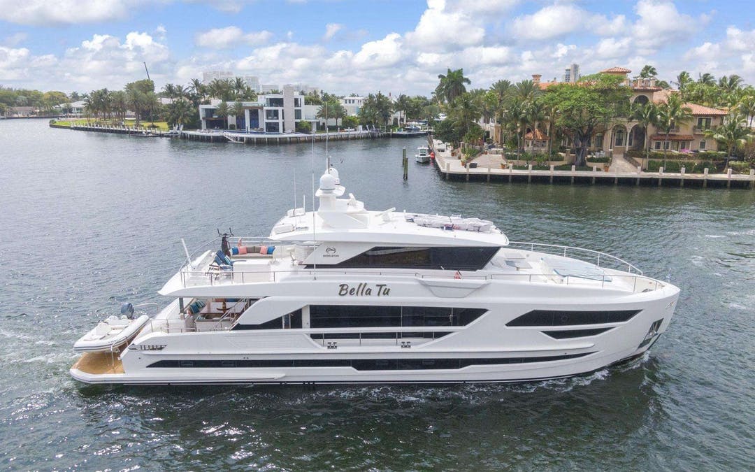 90 Horizon luxury charter yacht - Newport, RI, USA