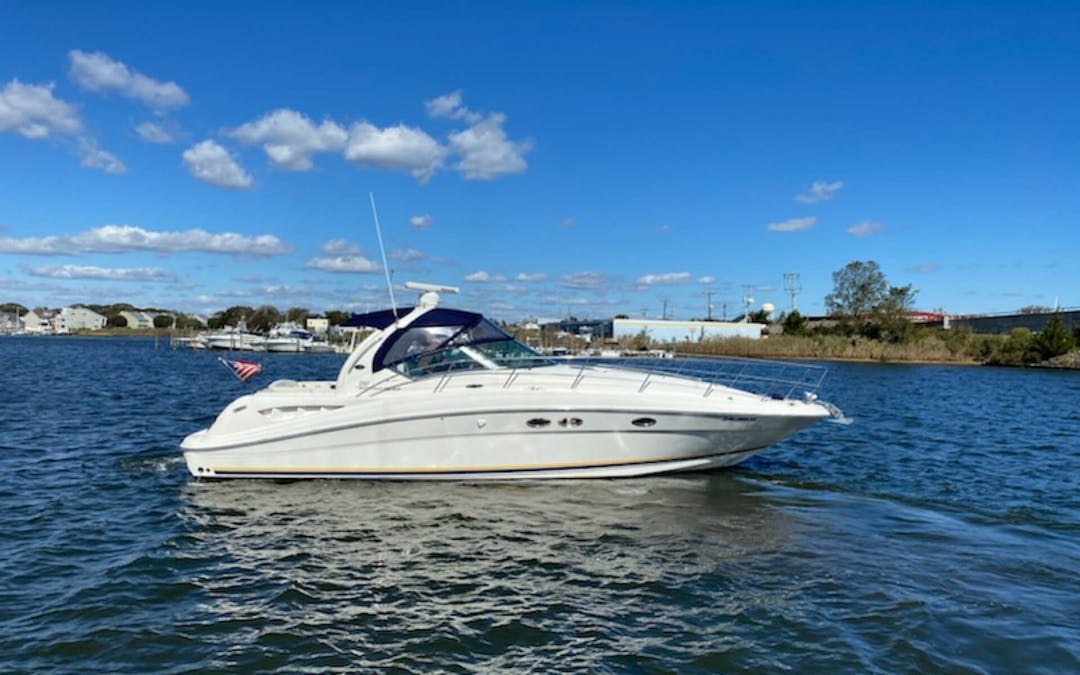 41 Sea Ray luxury charter yacht - Sag Harbor, NY, USA