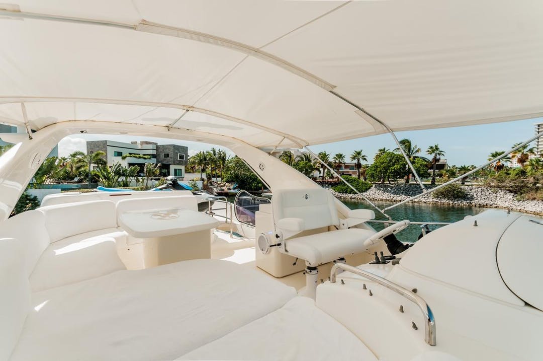 62 Azimut luxury charter yacht - Blvd. Kukulcan 1, Puerto Juarez, Zona Hotelera, 77500 Cancún, Q.R., Mexico