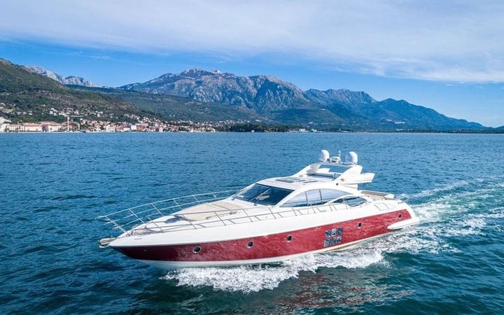 62' Azimut S luxury charter yacht - Burnham Harbor, Chicago, IL, USA
