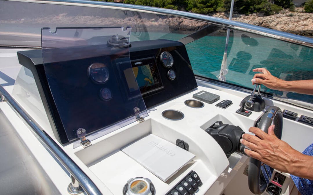 35 Sealine luxury charter yacht - Club de Mar-Mallorca, Palma, Spain