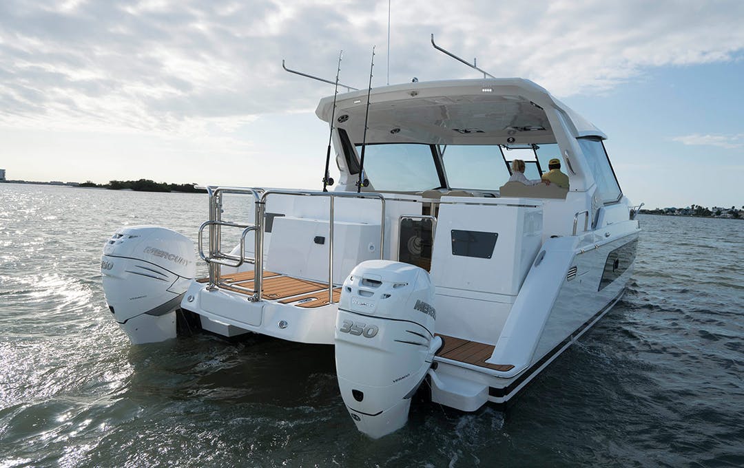 36 Aquila luxury charter yacht - Gardiner's Marina, Three Mile Harbor Hog Creek Road, East Hampton, NY, USA