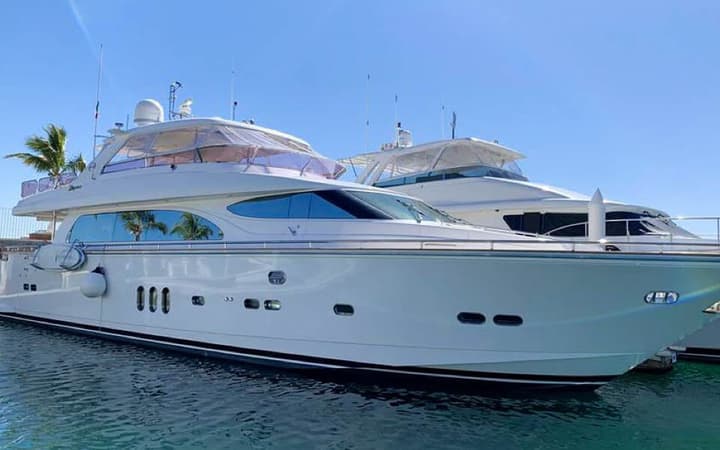 84 Horizon luxury charter yacht - Policentro Ó Marina Palmira, La Paz, Baja California Sur, Mexico