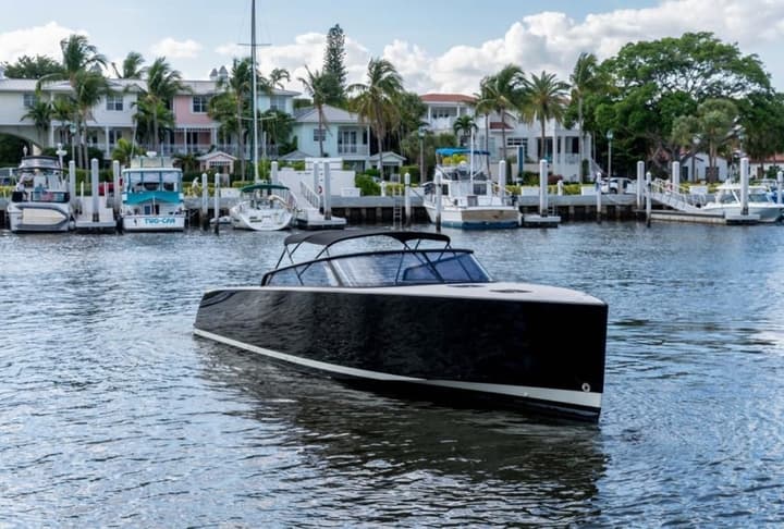 40 Vandutch luxury charter yacht - 295 Three Mile Harbor Hog Creek Rd, East Hampton, NY 11937, USA