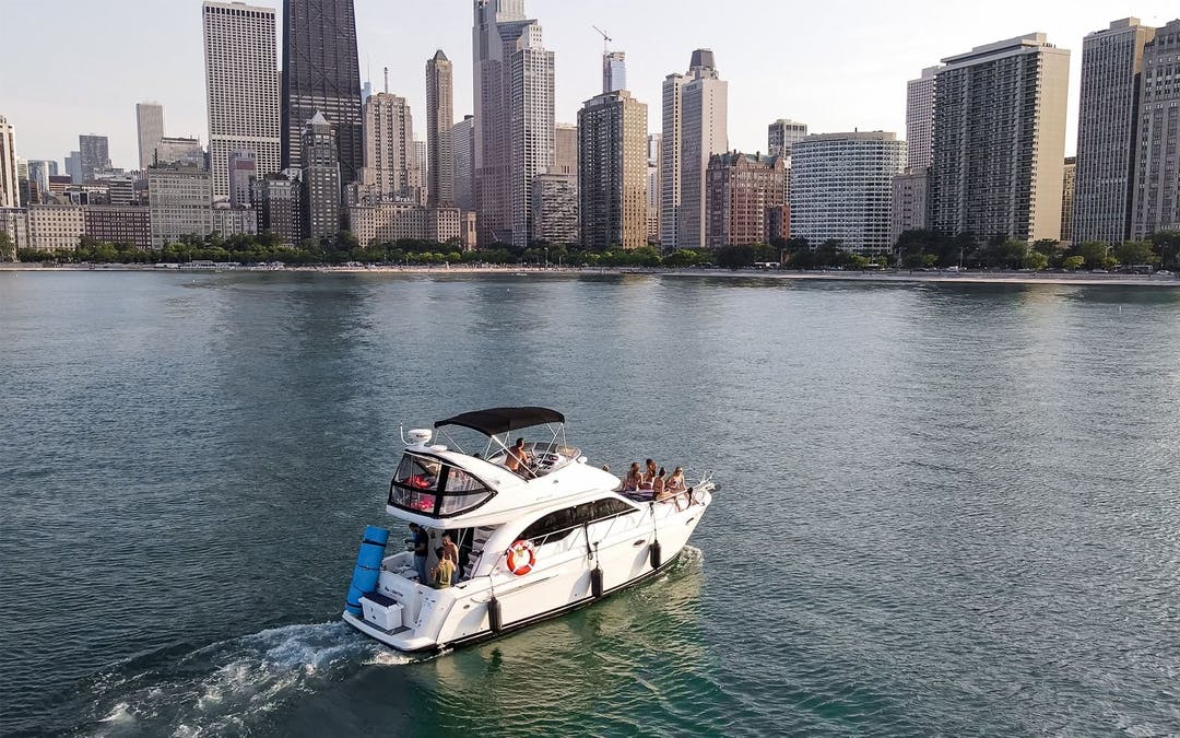 38 Meridian luxury charter yacht - Belmont Harbor, Chicago, IL, USA