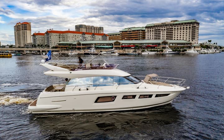 50 Prestige Flybridge luxury charter yacht - 601 S Harbour Island Blvd Garage, South Harbour Island Boulevard, Tampa, FL, USA