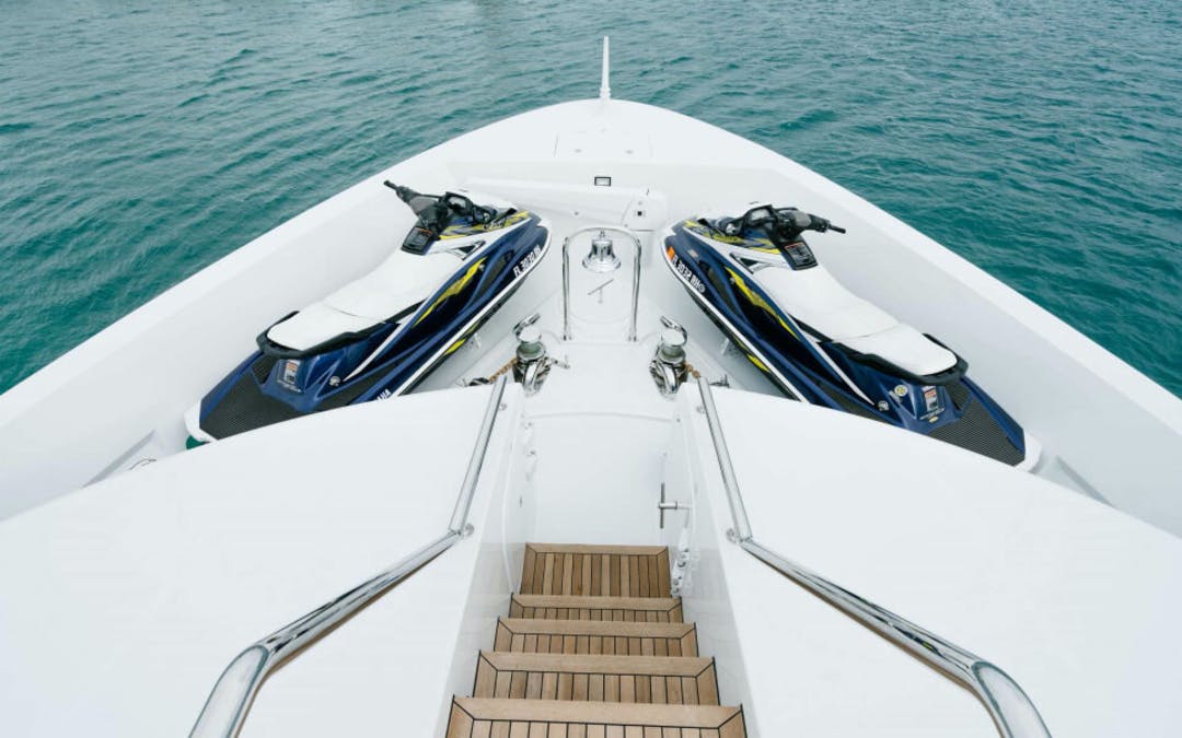 150 Richmond luxury charter yacht - Bayside Marketplace, Biscayne Boulevard, Miami, FL, USA
