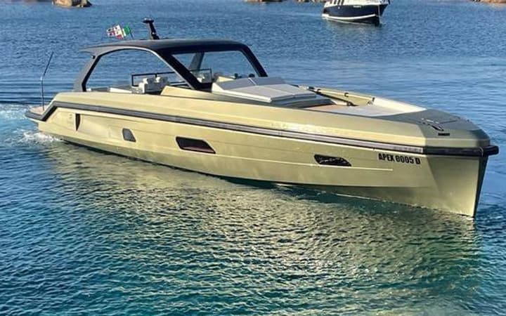 60 Apex luxury charter yacht - Sardinia, Italy