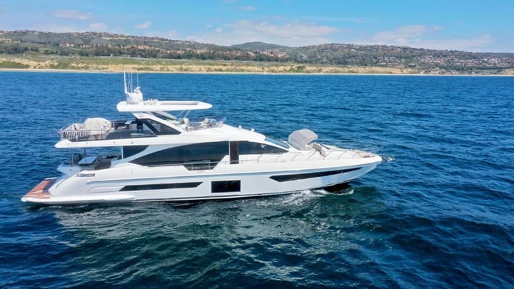87 Azimut luxury charter yacht - Newport Beach, CA, USA