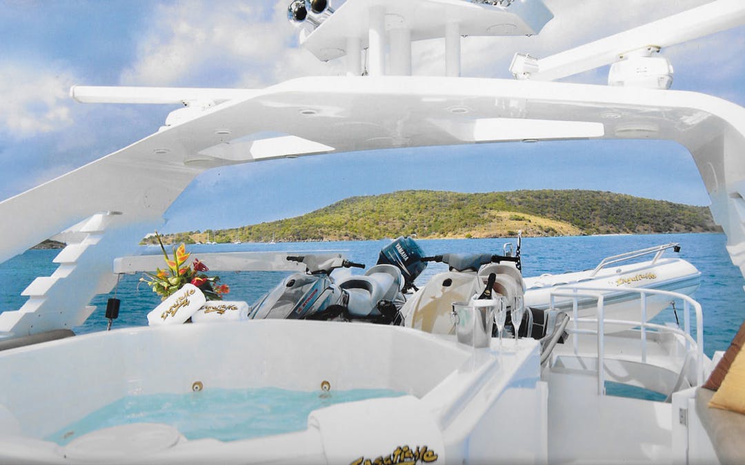 100 Broward luxury charter yacht - 17101 SR 31, Fort Myers, FL 33905, USA