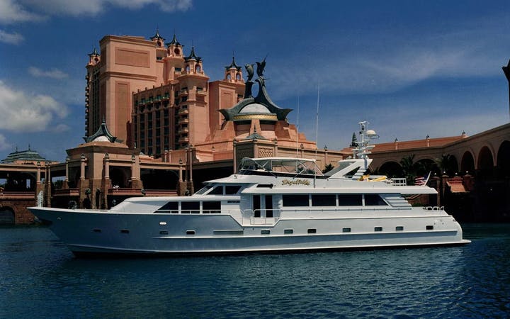 100 Broward luxury charter yacht - 17101 SR 31, Fort Myers, FL 33905, USA
