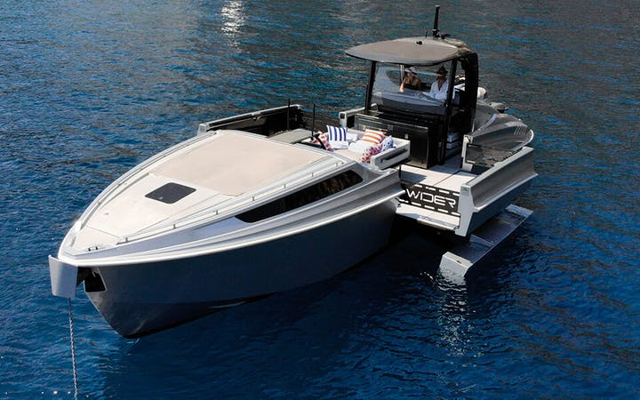 42' Wider luxury charter yacht - Saint-Laurent-du-Var, France