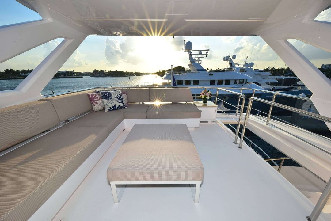 96 Horizon luxury charter yacht - Newport, RI, USA