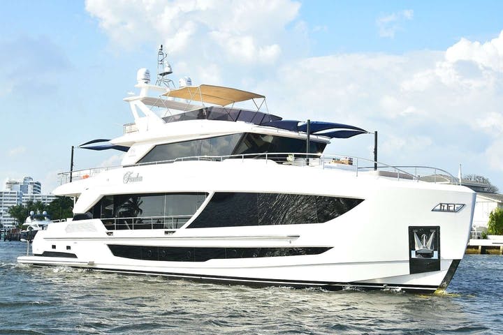 96 Horizon luxury charter yacht - Newport, RI, USA