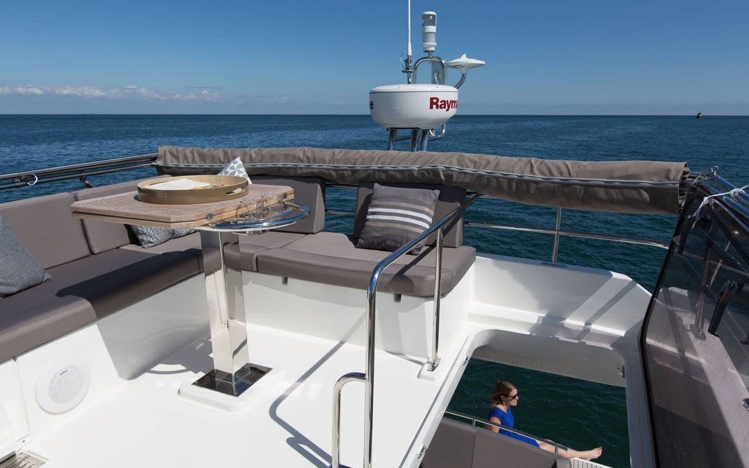 42 Prestige Flybridge luxury charter yacht - 4801 37th St S, St. Petersburg, FL 33711, USA