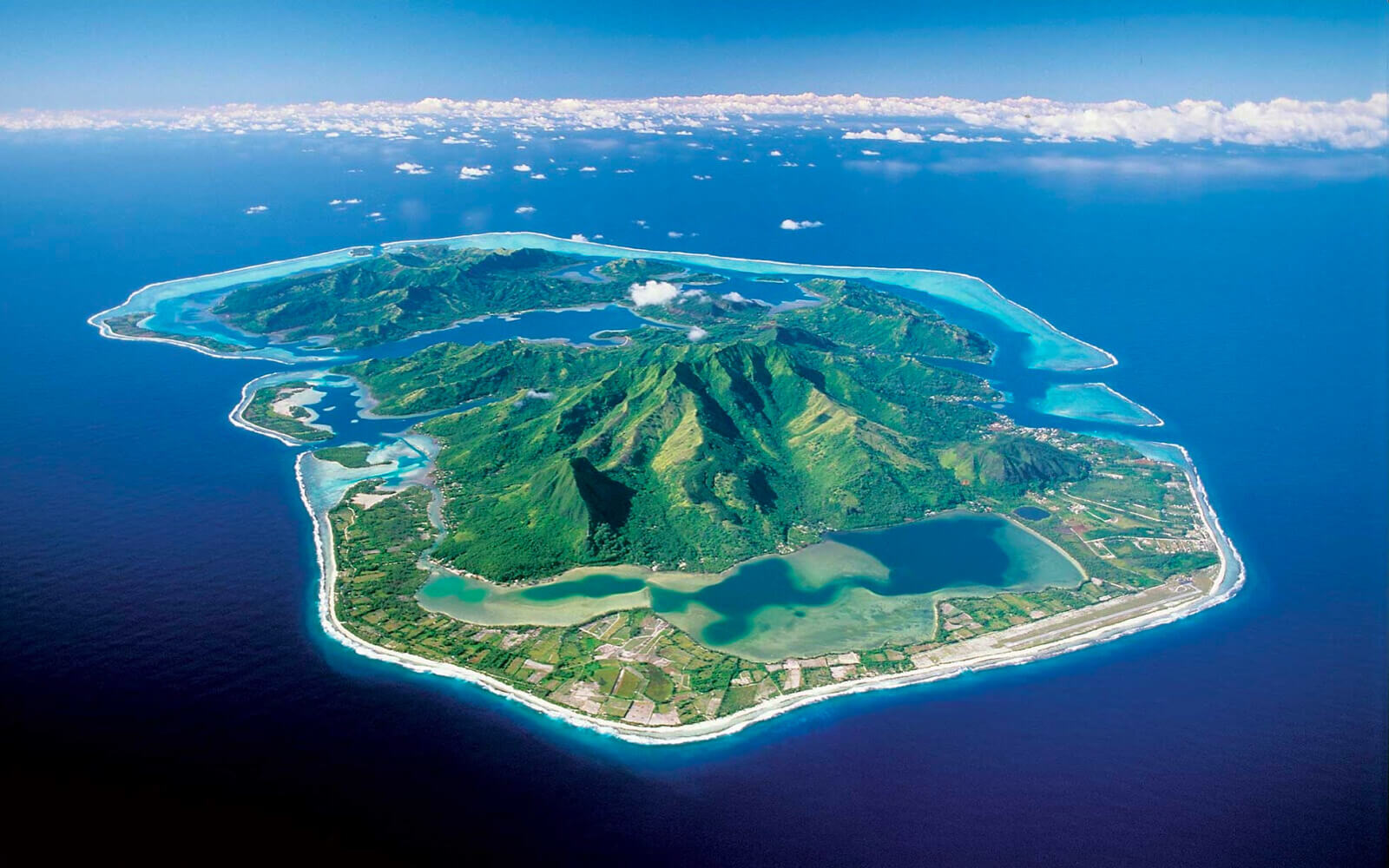 YachtLife Tahiti Yachting Itinerary 3 - 4